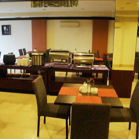 Imperial Hotel Kendari Εξωτερικό φωτογραφία
