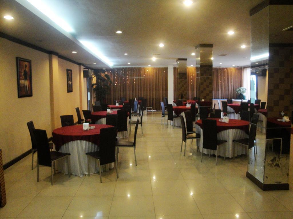 Imperial Hotel Kendari Εξωτερικό φωτογραφία