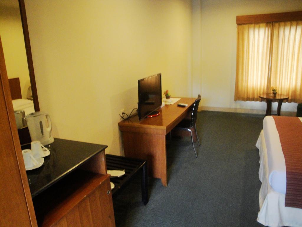 Imperial Hotel Kendari Δωμάτιο φωτογραφία