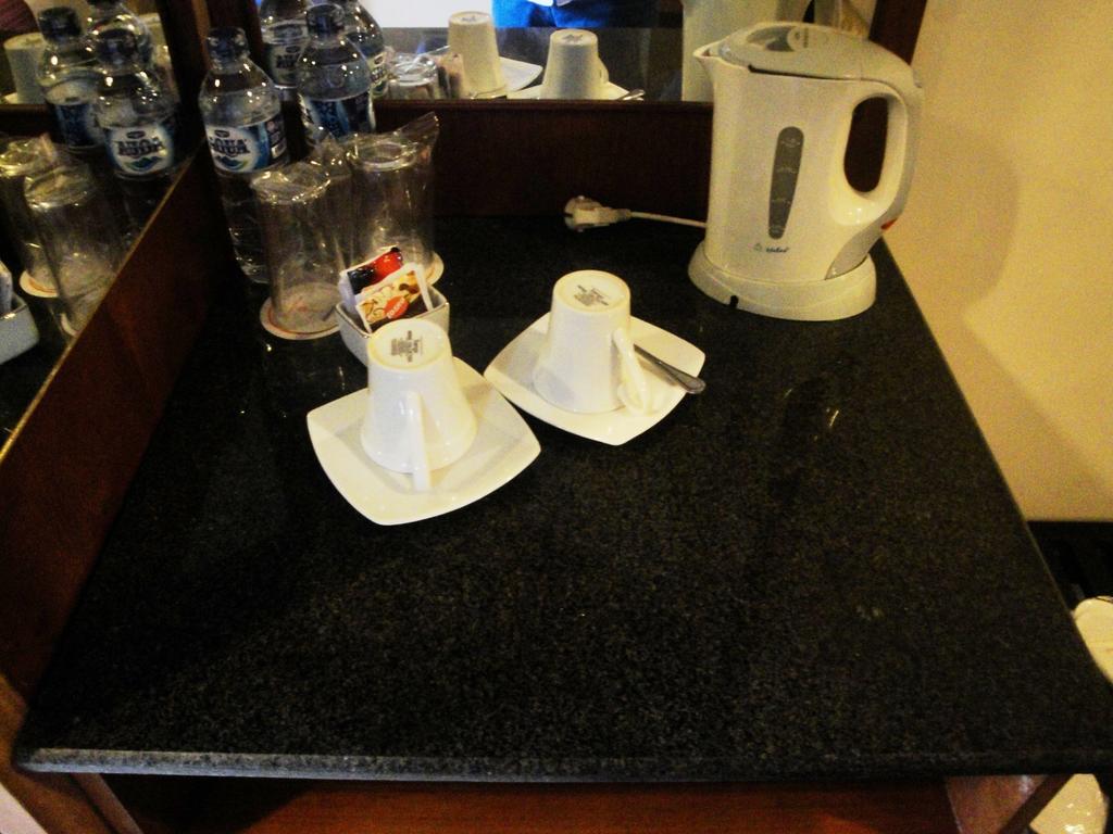 Imperial Hotel Kendari Δωμάτιο φωτογραφία