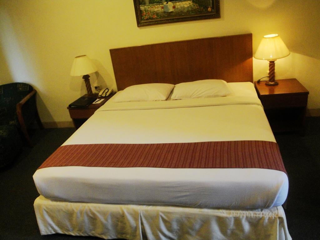 Imperial Hotel Kendari Δωμάτιο φωτογραφία
