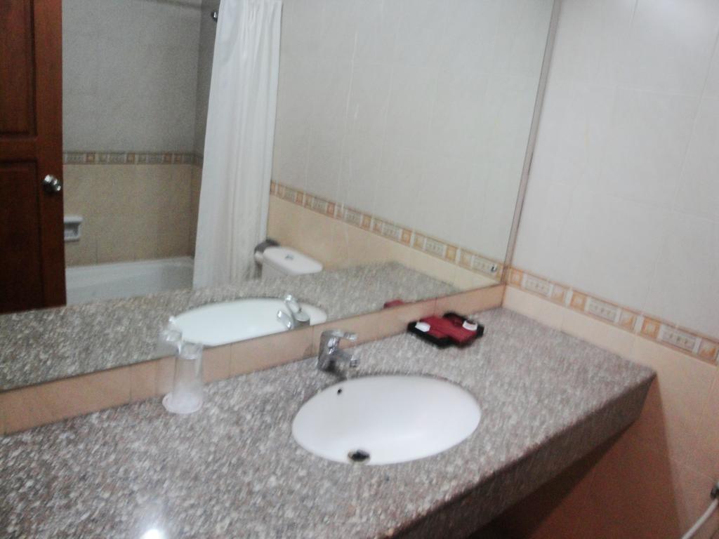 Imperial Hotel Kendari Δωμάτιο φωτογραφία