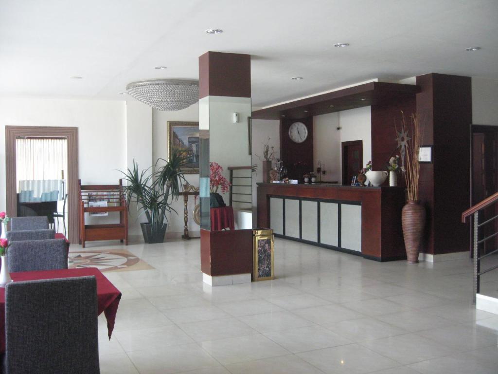 Imperial Hotel Kendari Εξωτερικό φωτογραφία