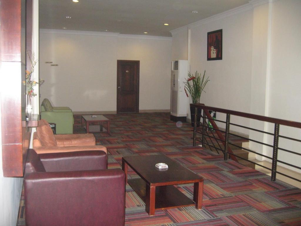 Imperial Hotel Kendari Εξωτερικό φωτογραφία