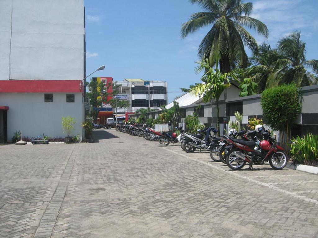 Imperial Hotel Kendari Εξωτερικό φωτογραφία